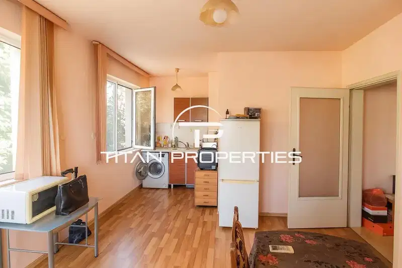 3-bedroom apartment in Plovdiv, Kyrshiyaka