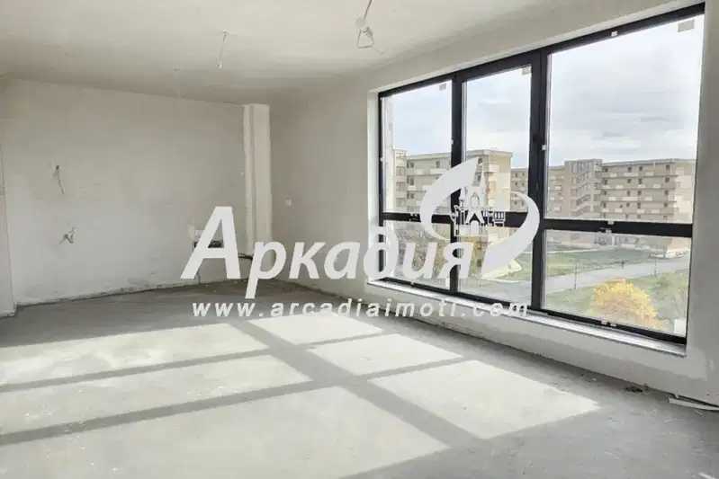 Тристаен апартамент в Пловдив, Кършияка