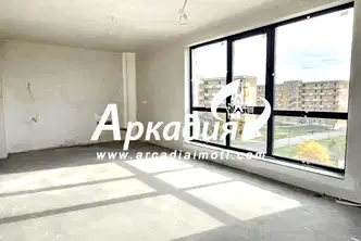 Тристаен апартамент в Пловдив, Кършияка