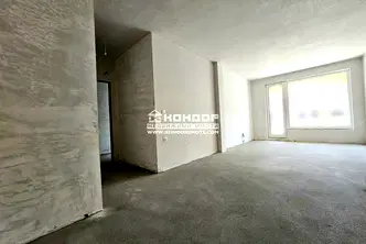 Тристаен апартамент в Пловдив, Кършияка
