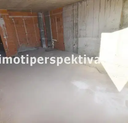 Снимка 2 — Тристаен апартамент с просторен хол в Кършияка, Пловдив
