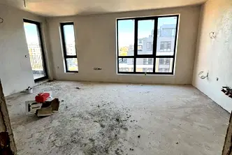 Тристаен апартамент с тераса в Кършияка, Пловдив