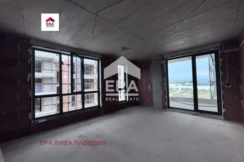 Просторен 3-стаен апартамент с голяма тераса в Кършияка, Пловдив