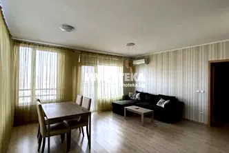 Тристаен апартамент с тераса в Кършияка, Пловдив