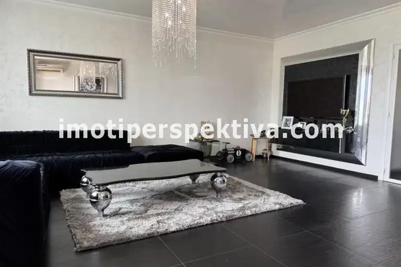 Тристаен апартамент в Пловдив, Кършияка