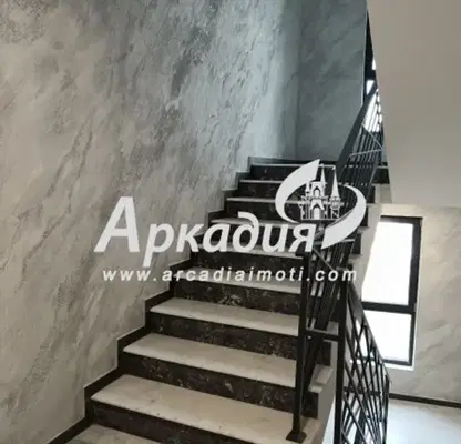 Снимка 5 — Просторен 3-стаен апартамент с две тераси в Кършияка, Пловдив