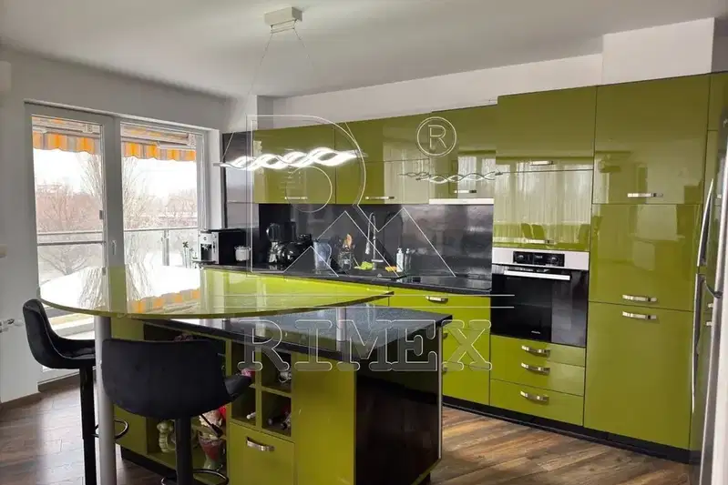 3-bedroom apartment in Plovdiv, Kyrshiyaka