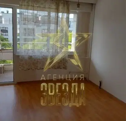 Снимка 3 — Просторен 3-стаен апартамент с два балкона в Кършияка, Пловдив