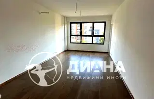 Тристаен апартамент с две тераси в Кършияка, Пловдив