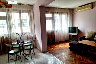 Тристаен апартамент в Пловдив, Кършияка