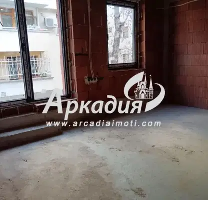 Снимка 5 — Тристаен апартамент с тераса в Кършияка, Пловдив