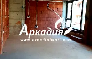 Тристаен апартамент с тераса в Кършияка, Пловдив