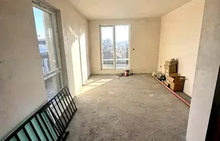 Тристаен апартамент с покрита тераса в Кючук Париж, Пловдив