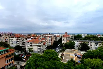 Тристаен апартамент в Бургас, Лазур