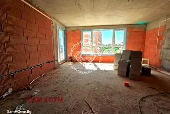 Тристаен апартамент във Варна, Левски 1