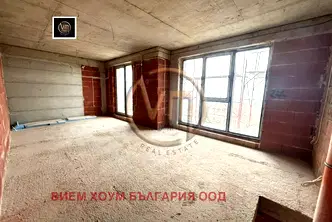 Тристаен апартамент с тераса в Левски 1, Варна