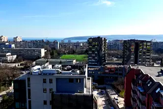 Тристаен апартамент във Варна, Левски 1
