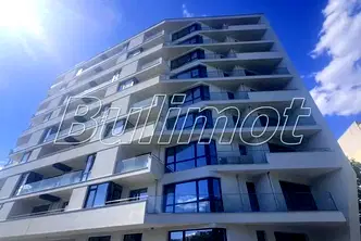 Тристаен апартамент във Варна, Левски 1