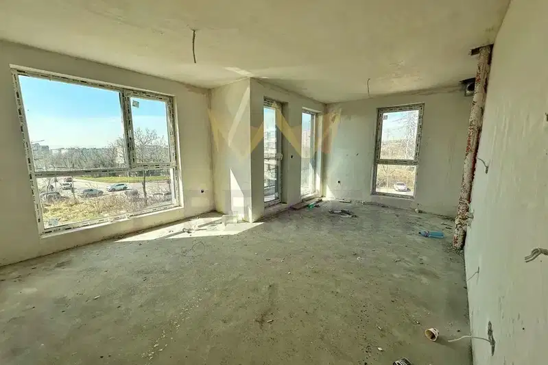 Тристаен апартамент във Варна, Левски 1