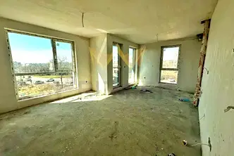Тристаен апартамент във Варна, Левски 1