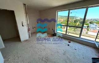 Тристаен апартамент във Варна, Левски 1
