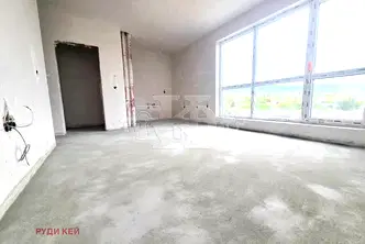 Тристаен апартамент във Варна, Левски 2