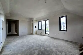 Тристаен апартамент с 360° гледка в Левски В, София