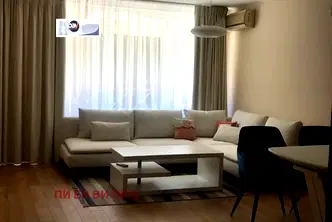 Тристаен апартамент в София, Лозенец