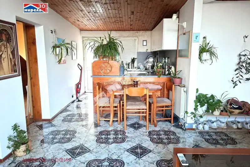 Тристаен апартамент в София, Лозенец