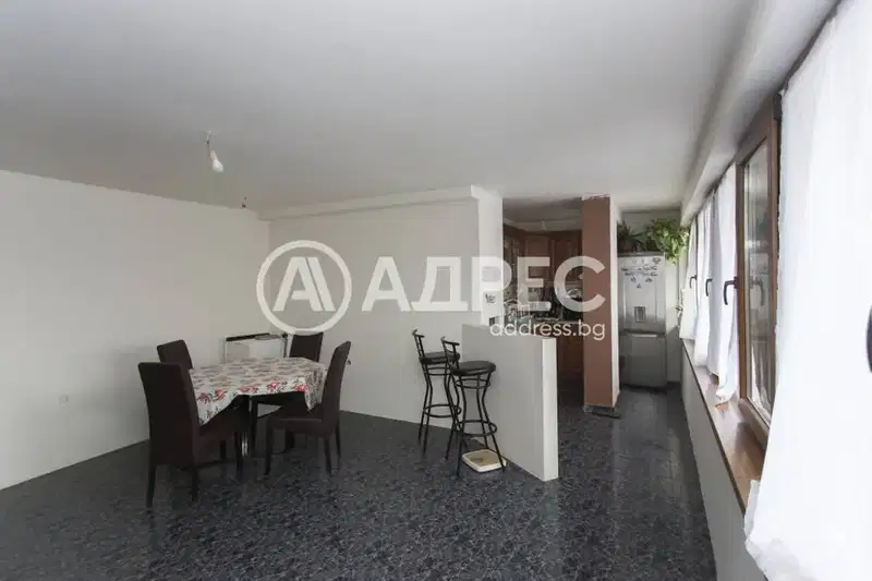 3-bedroom apartment in Sofiya, Lozenec