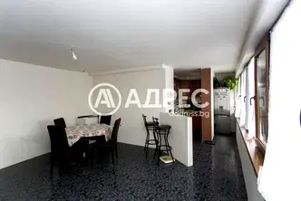 Тристаен апартамент в София, Лозенец