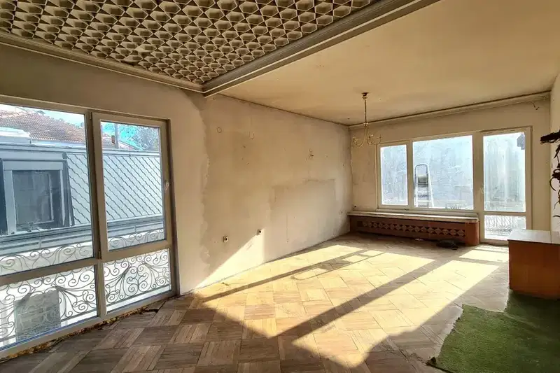 Тристаен апартамент в София, Лозенец