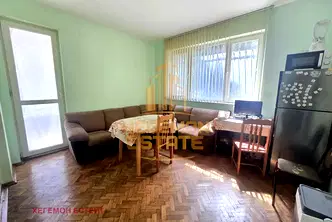 Тристаен апартамент във Варна, Център