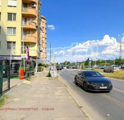 Снимка 4 — Тристаен апартамент в София, Люлин 6