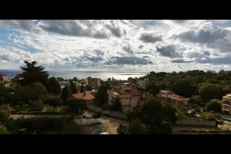 Тристаен апартамент с морска гледка в м-т Ален мак, Варна