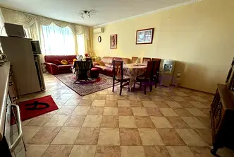 Тристаен апартамент във Варна, м-т Ален мак