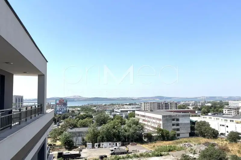Тристаен апартамент в Бургас, Мадика