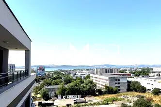 Тристаен апартамент в Бургас, Мадика