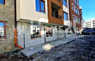 Тристаен апартамент с голям двор в Малинова долина, София