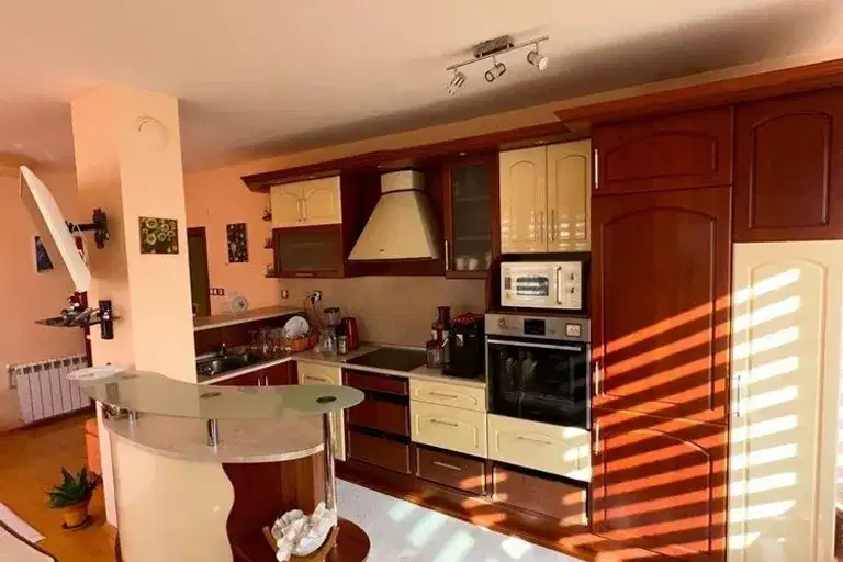 3-bedroom apartment in Sofiya, Manastirski Livadi