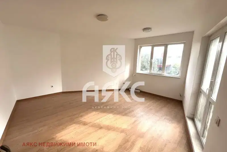 3-bedroom apartment in Sofiya, Manastirski Livadi