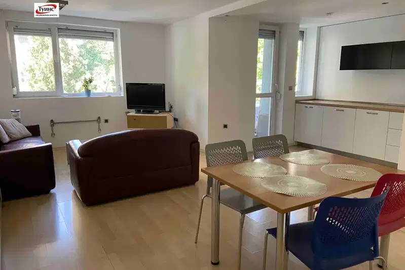 3-bedroom apartment in Plovdiv, Mladejki Hylm