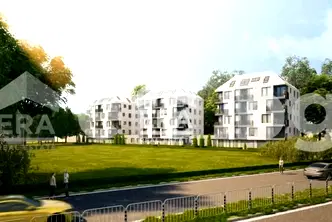 Тристаен апартамент във Варна, Младост 1