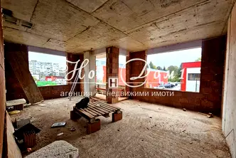 Тристаен апартамент във Варна, Младост 1