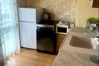 Тристаен апартамент във Варна, Младост 1