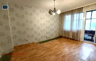 Тристаен апартамент във Варна, Младост 1