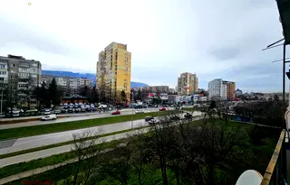 Тристаен апартамент с два балкона в Младост 1, София