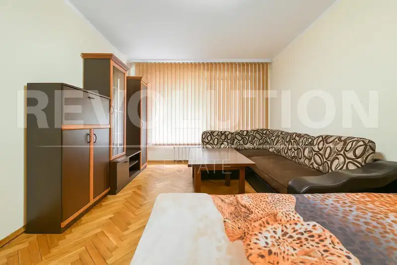 3-bedroom apartment in Sofiya, Mladost 1