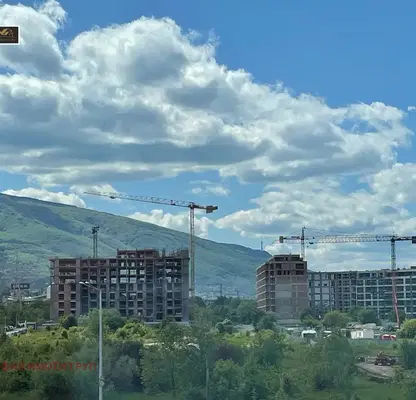 Снимка 2 — Тристаен апартамент в София, Младост 4