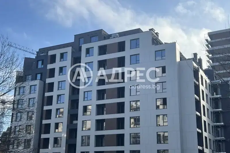 3-bedroom apartment in Sofiya, Mladost 4